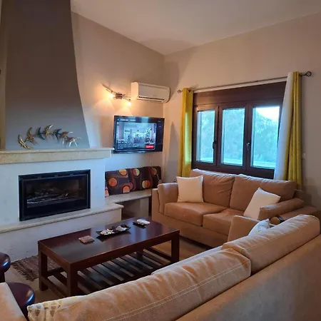 Ioanna's Sweet & Cozy With Sea View Apartment Monemvasía