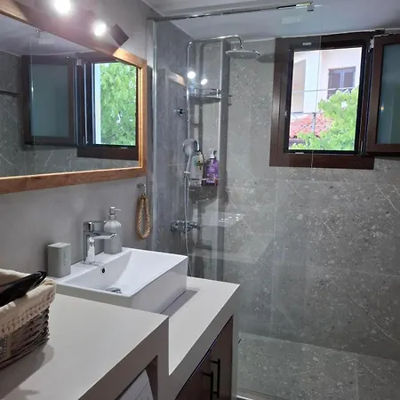 Ioanna's Sweet & Cozy With Sea View Apartament *