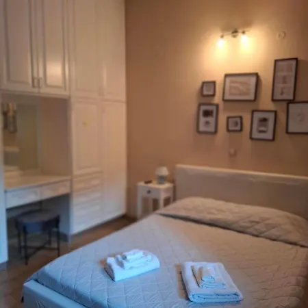 Ioanna's Sweet & Cozy With Sea View Apartament