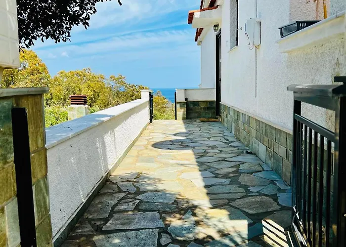 Ioanna's Sweet & Cozy With Sea View Apartment Monemvasía